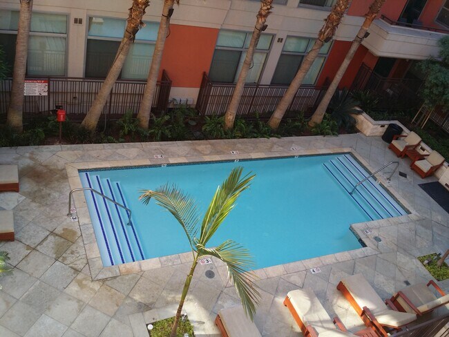 Prado on Lake Avenue unit Prado, Pasadena, CA 91101 - photo 2