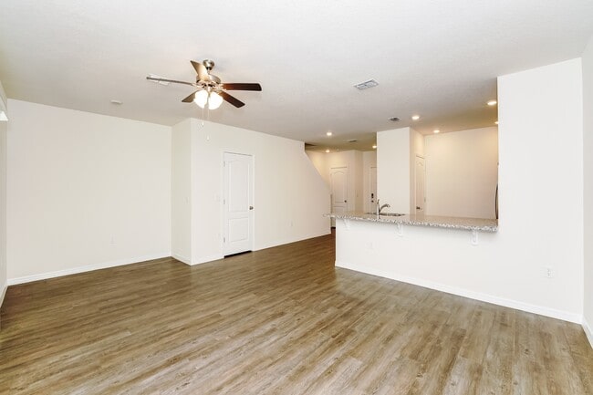 43 N Center St, Ormond Beach, FL 32174 - photo 3