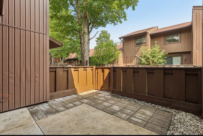 7360 Trailside Dr unit E, Northfield, OH 44067 - photo 3