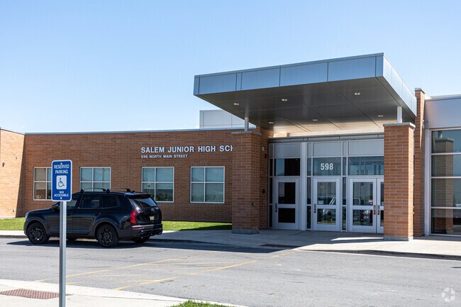 Salem Junior High School in Salem, UT - Homes.com