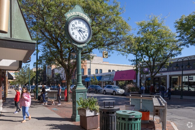 Shopping and dining in downtown Traverse City are only steps from your door.
