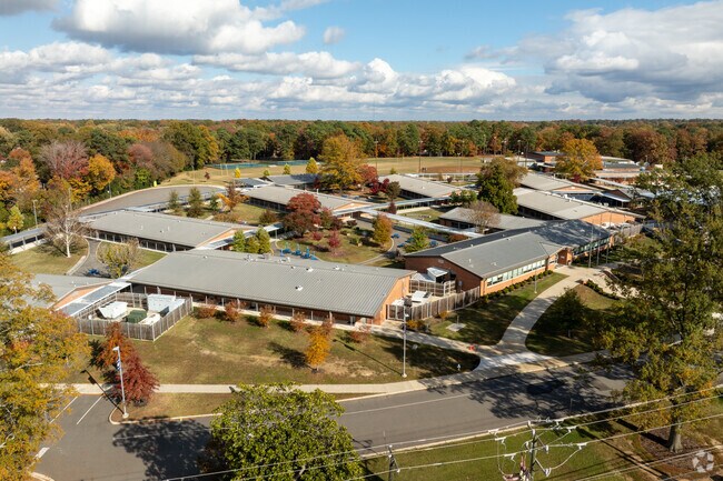 Tuckahoe Middle School has a student to teacher ratio of 17-1.