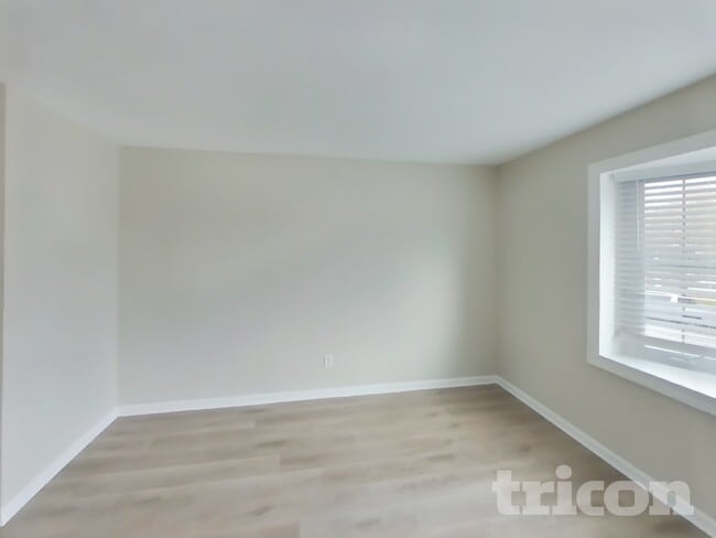 12628 Chilton Rd, Philadelphia, PA 19154 - photo 2