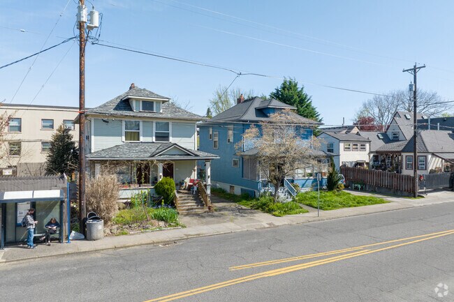 Two story craftsman homes on SE Belmont Street in Sunnyside.