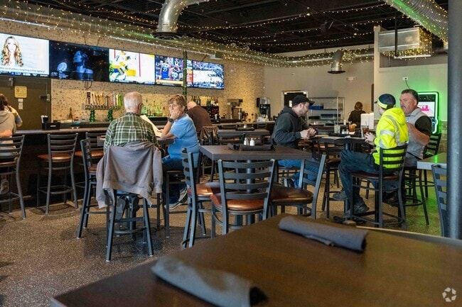 Papa Joe's of Lockport serves pizza, pasta, and other Italian favorites.