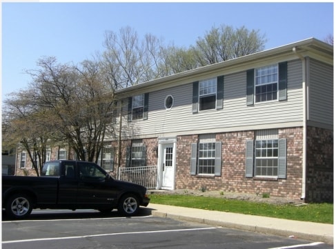 Lakeside Apartments at Walnut Hills