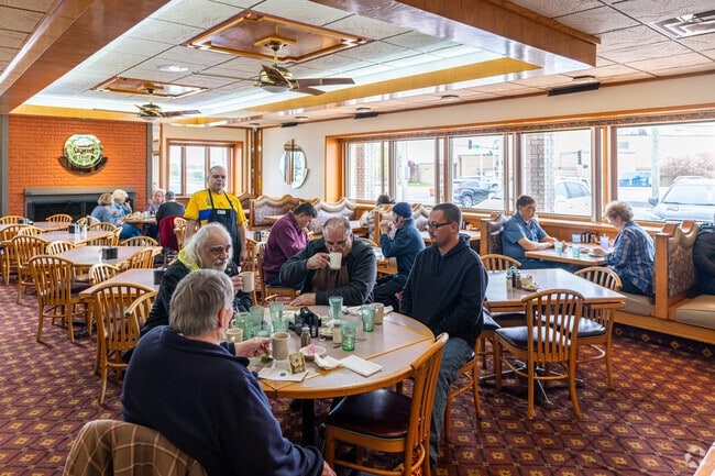 Skyline has breakfast food residents rave about in North End in Chicago Heights.