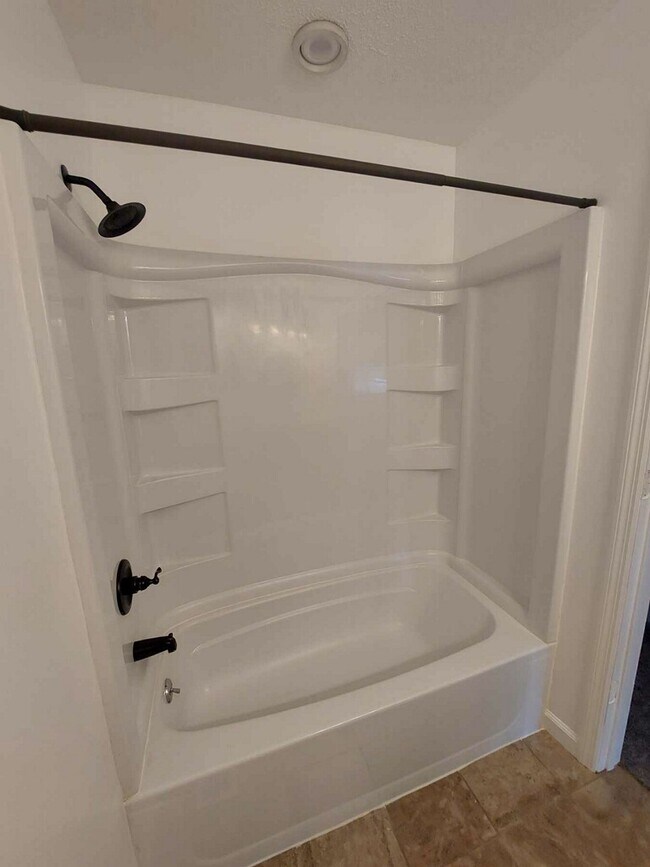 8113 W Colony Dr, Yorktown, IN 47396 - photo 4