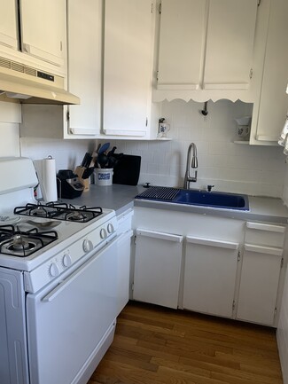 30 Gardner St Unit 2, Salem, MA 01970