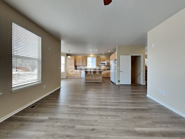 11791 Lewiston St, Commerce City, CO 80022 - photo 5