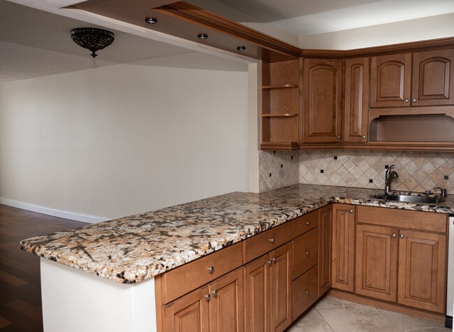 Palm-Aire unit 3, Pompano Beach, FL 33069 - photo 4