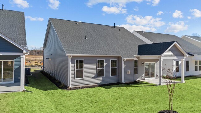 458 Amaryllis Ln, Woodruff, SC 29388 - photo 5