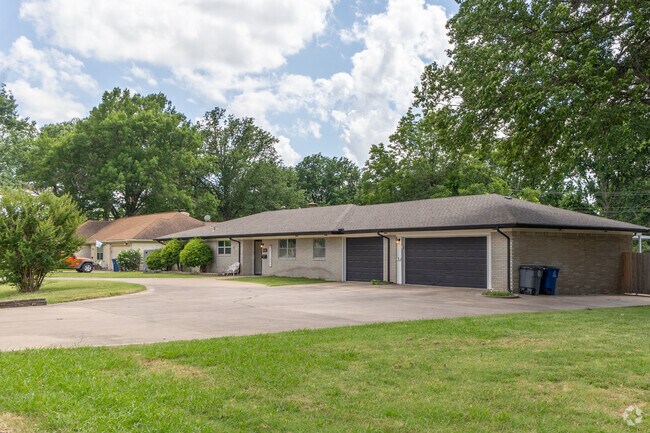 Many of the homes in Crescent Heights have attached garages for residents to park in.