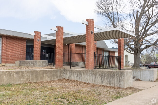 Collinsville Middle School is part of the Collinsville Public School System.