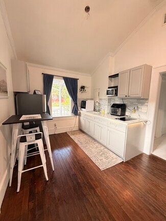 1920 Victoria Ave, Fort Myers, FL 33901