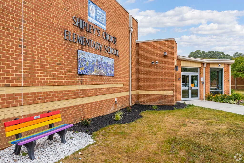 Entrance to Shipley's Choice Elementary School.