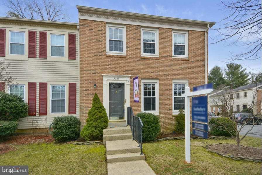 Private Bedroom Bath - 5721 Edgewater Oak Ct, Burke, VA 22015 - photo 1