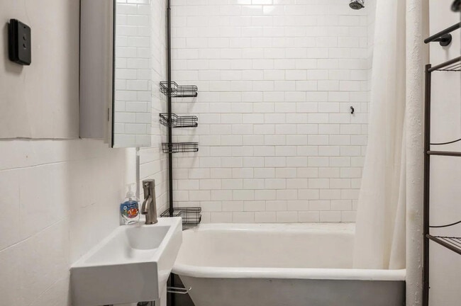 330 E 61st St unit ID1323900P, New York, NY 10065 - photo 7