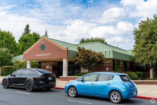 Silva Valley Elementary School serves El Dorado Hills students from Pre-K through the 5th grade.