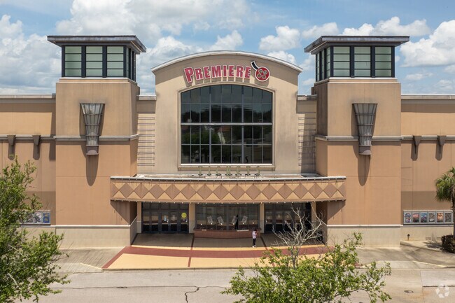 Plantation Hills residents are close to shopping and entertainment, like the cinema.