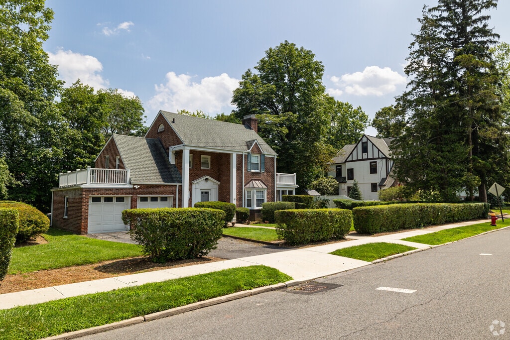 59 Minerva Dr, Yonkers, NY 10710 MLS ONEH6225704