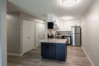 30 Sunset Dr E, Champlin, MN 55316
