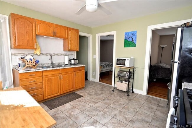 85 Kneen St unit 1, Shelton, CT 06484 - photo 5