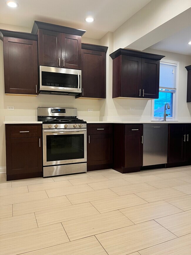 3145 N Lamon Ave unit 1, Chicago, IL 60641 - photo 2