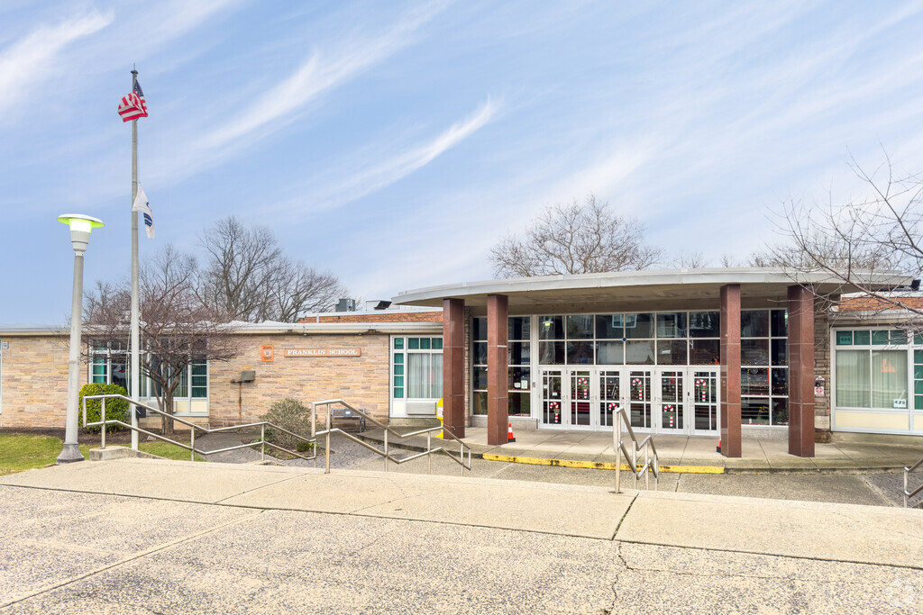 Franklin Elementary School is a Public School located in Kearny, NJ.