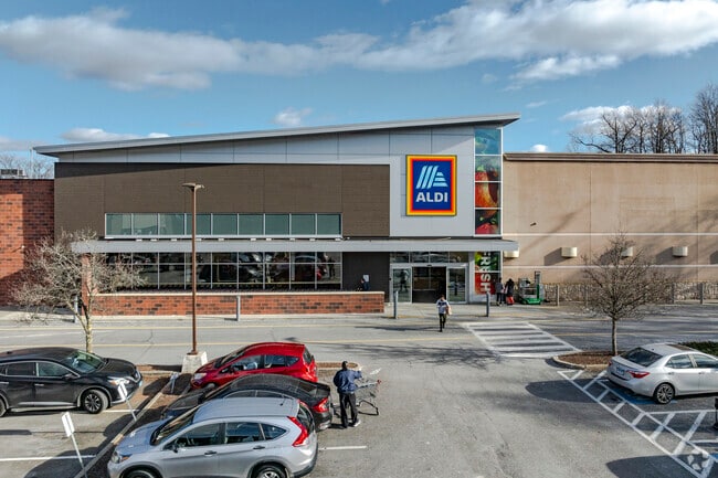 Aldi is a popular shopping destination right next to the Meriden Mall.
