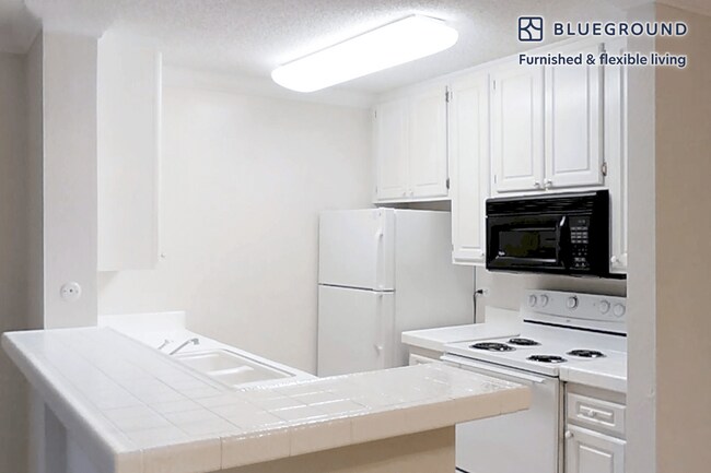 555 W Middlefield Rd unit FL1-ID7066A, Mountain View, CA 94043 - photo 6