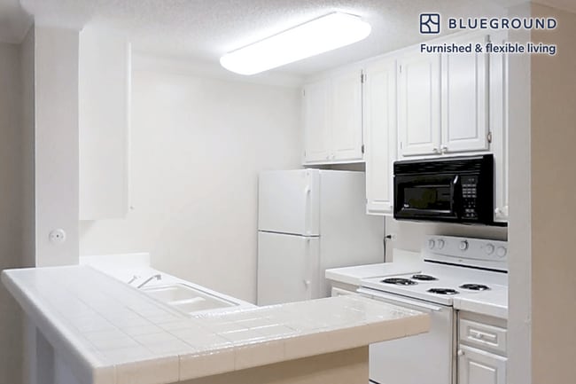 555 W Middlefield Rd unit FL2-ID4779A, Mountain View, CA 94043 - photo 6