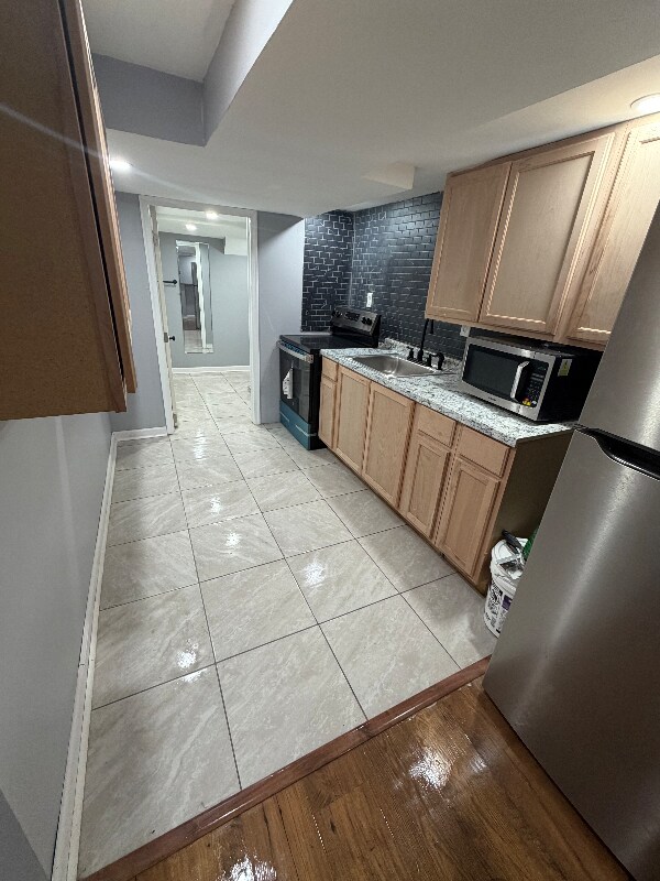 200 E Albanus St unit Base Unit, Philadelphia, PA 19120 - photo 3