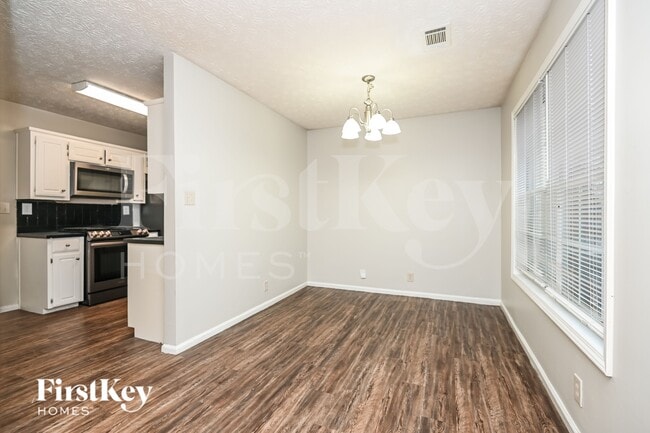 1049 Megan Ct, Sugar Hill, GA 30518 - photo 5