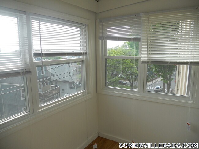 223 Summer St unit 3L, Somerville, MA 02143 - photo 2