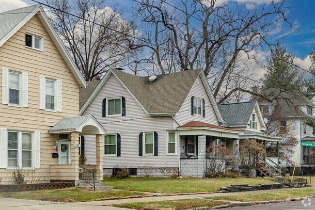 West Bluff has a few smaller sized bungalow style homes outside of the grand historic district.