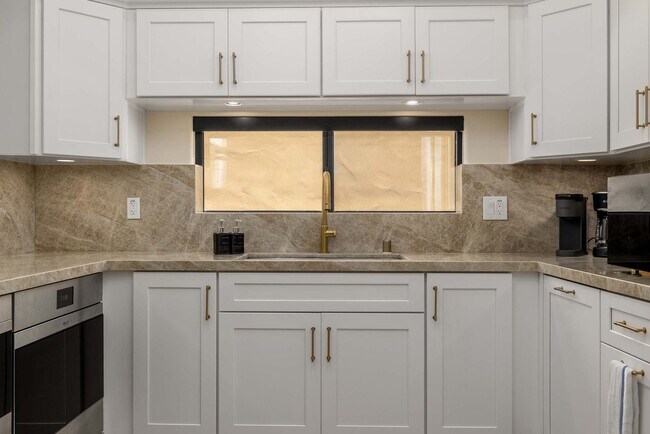 357 Playa Del Sur St unit ID1304286P, San Diego, CA 92037 - photo 5