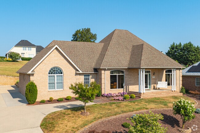 Many Traditional homes in Harmony Hills have exquisite landscaping.