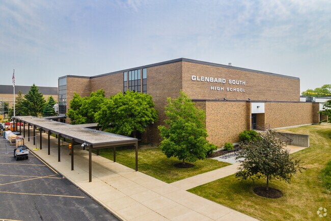 Students of Glen Ellyn end up at Glenbard South High School.