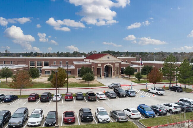 Peet Jr High receives hundreds of students through its doors each day ready to learn.