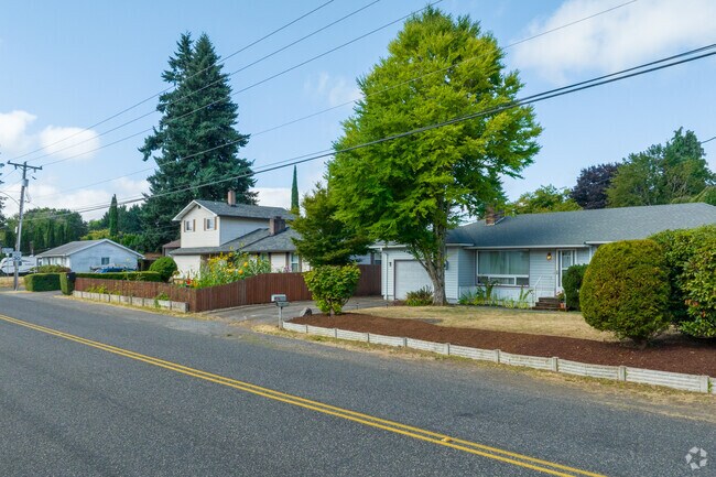 Ranch and split level homes are common throughout West Hazel Dell.