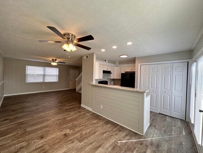 2837 Louisville Rd unit C, Louisville, TN 37777 - photo 4