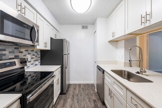 8900 Fishermans Pointe Dr, Temple Terrace, FL 33637