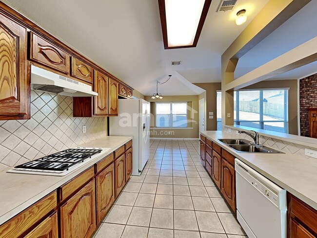 2710 Beacon Hill Dr, Rockwall, TX 75087 - photo 3