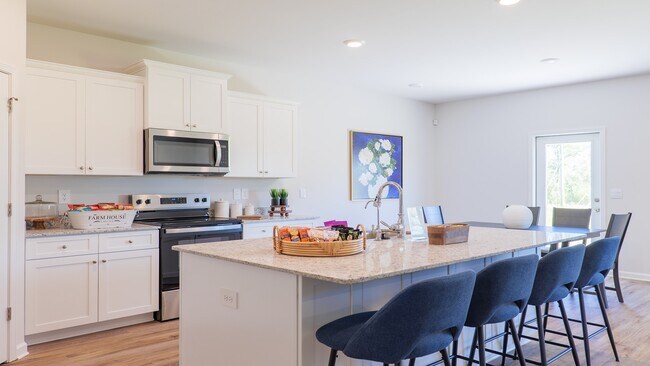 3100 Darbyshire Cir, Hahira, GA 31632 - photo 5