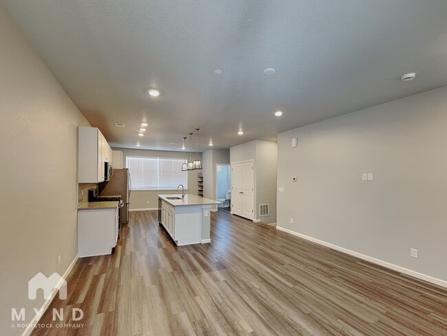 7025 Cumbria Ct, Castle Pines, CO 80108 - photo 4