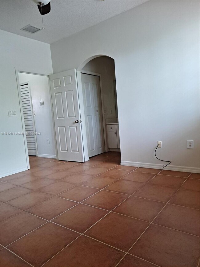 632 SW 107th Ave unit 606 2 STORIES CONDO, Pembroke Pines, FL 33025 - photo 5