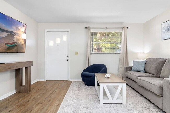 38604 Naomi Ave unit ID1234466P, Zephyrhills, FL 33542 - photo 2