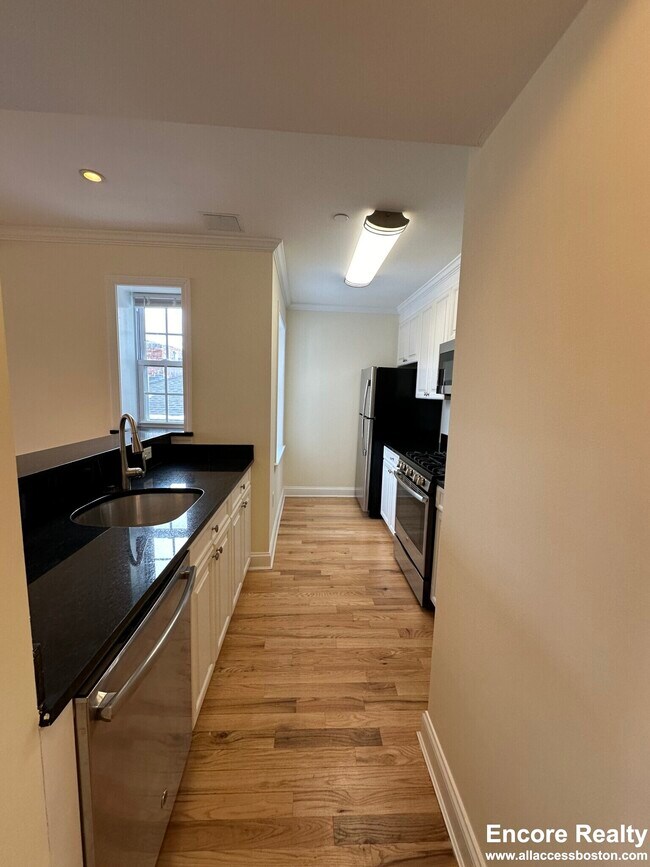 55 Langdon St unit 13, Cambridge, MA 02138 - photo 3