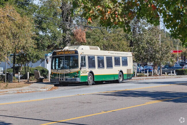 Deer Park has many bus stops in the neighborhood for quick commutes around North Charleston.